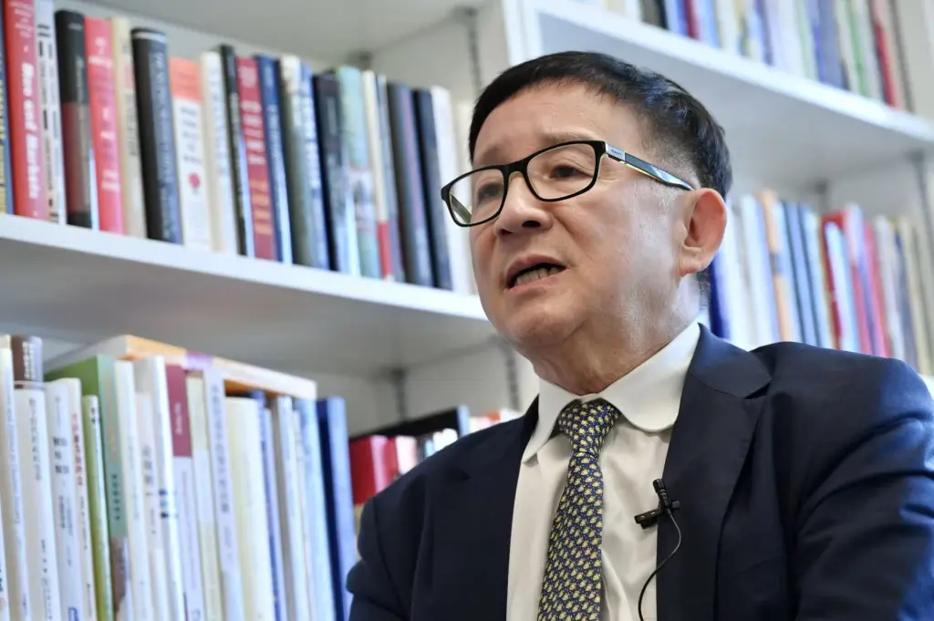 ��۴�ѧ�����빫��ѧϵ���ڡ������й��������о����Ĵ�ʼ������ɡ� ����ͼƬ��Ϊ�ܷ����ṩ