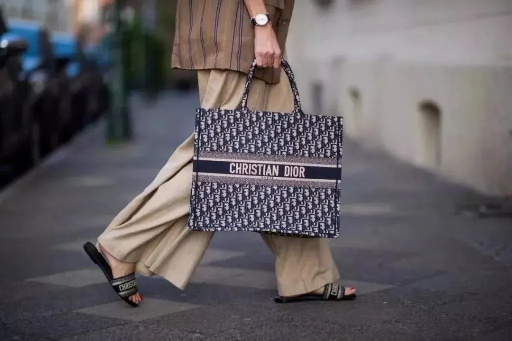 Loewe、Goyard、Obag…哪款托特包最值得买？-clot托特包