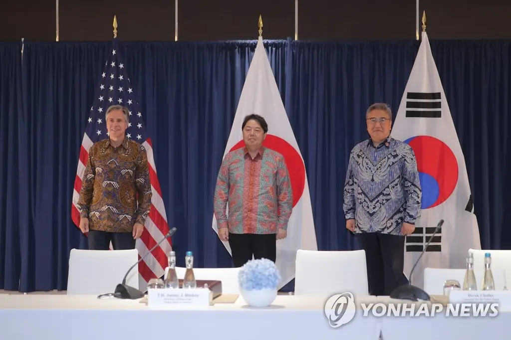 7月14日，在印尼雅加达，韩美日举行会谈。图源： 韩联社