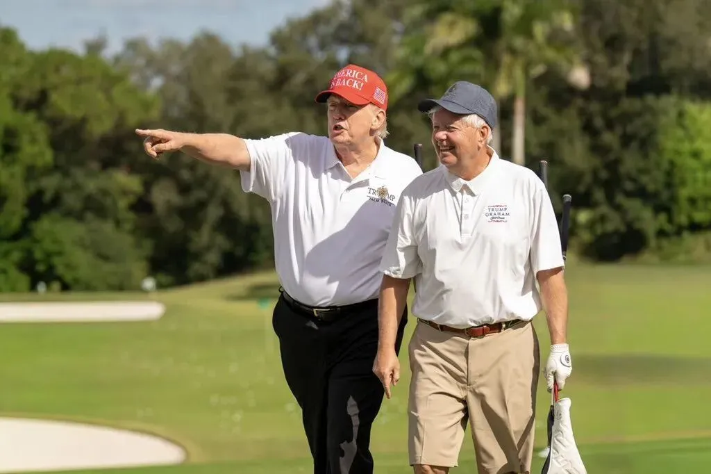 06_trump_graham_golf.jpg