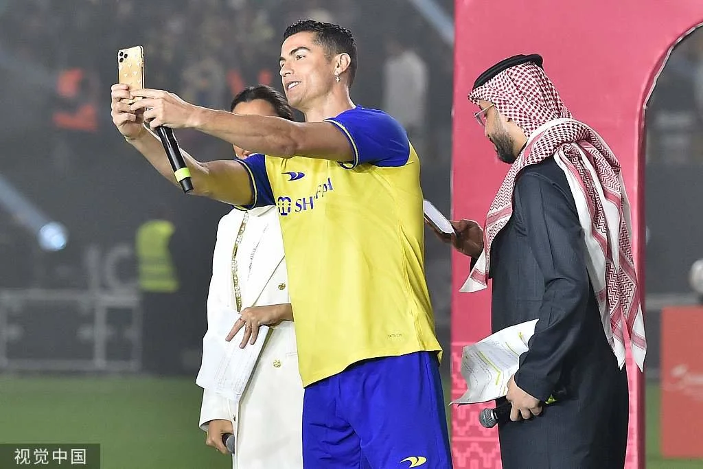 C罗正式亮相新东家：沙特是唯一击败世界杯冠军的球队