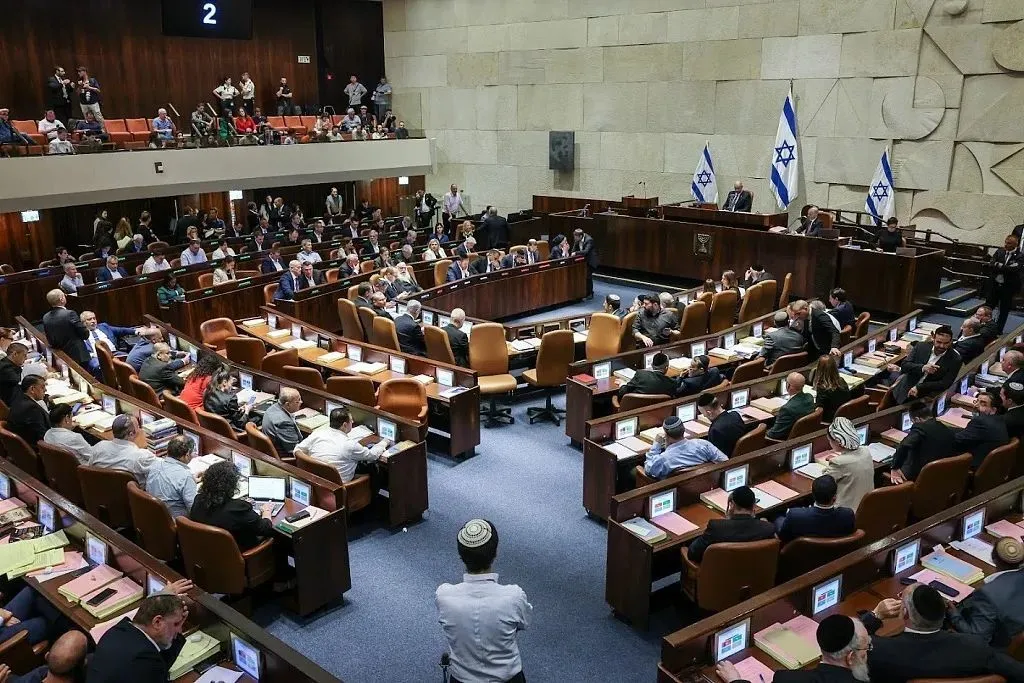 当地时间7月24日，以色列议会投票通过司法改革法案。图源：视觉中国