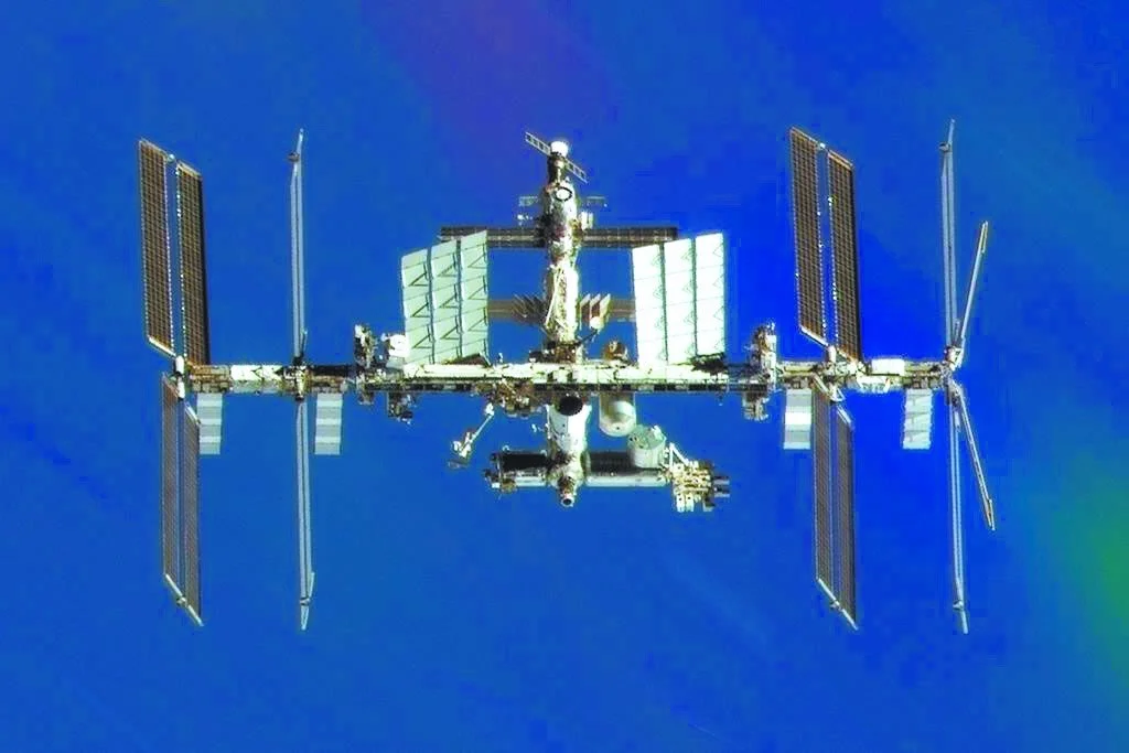 Maxar的WorldView-3卫星去年9月拍摄的国际空间站照片。