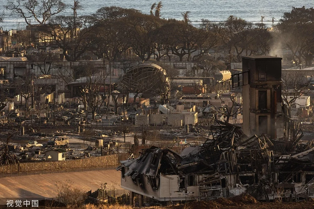 当地时间8月12日，美国夏威夷毛伊岛，大火过后被烧毁的房屋和建筑物。图片来源：视觉中国