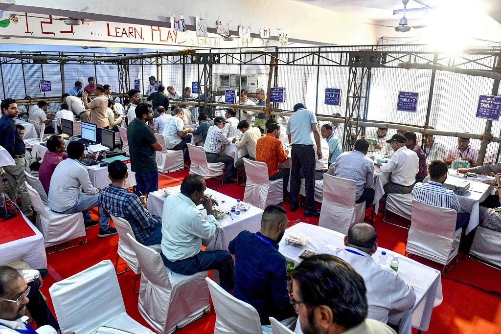 当地时间2024年6月4日,印度,持续六周共分七个阶段进行的印度大选投票结束,大选计票结果将于当日公布。视觉中国 图