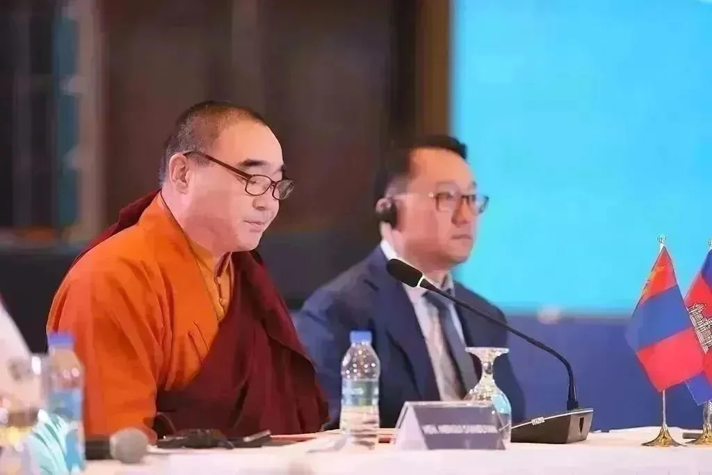 佛教-南海佛教圆桌会金边论坛在柬埔寨举行，西哈莫尼国王会见印顺大和尚一行