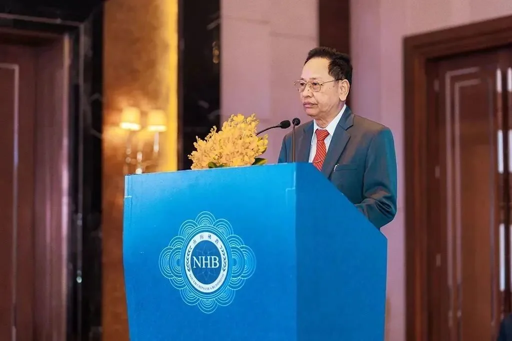 佛教-南海佛教圆桌会金边论坛在柬埔寨举行，西哈莫尼国王会见印顺大和尚一行