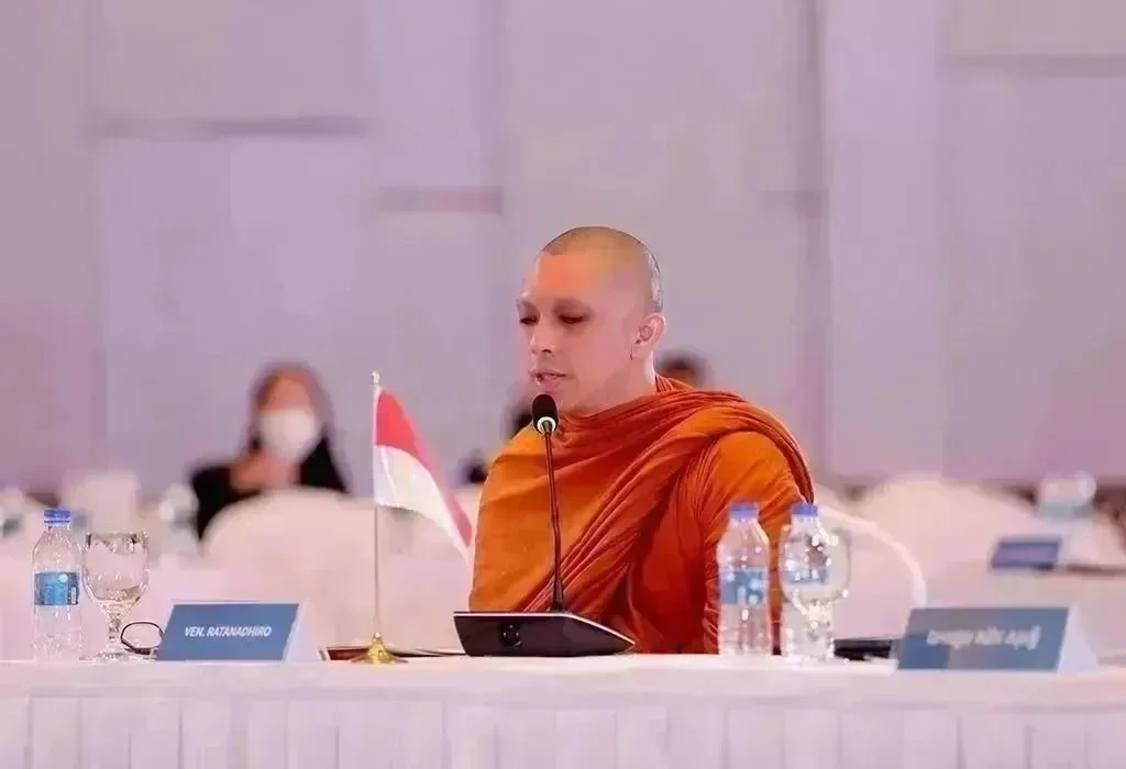 佛教-南海佛教圆桌会金边论坛在柬埔寨举行，西哈莫尼国王会见印顺大和尚一行