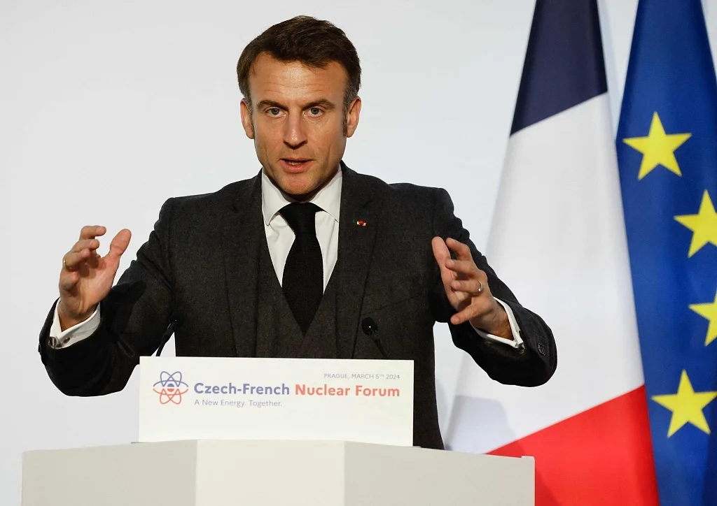 当地时间2024年3月5日，捷克布拉格，法国总统马克龙发表演讲。（图源：视觉中国）