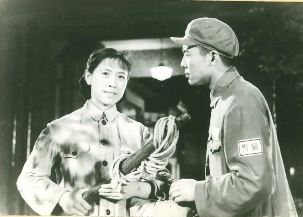 《霓虹灯下的哨兵》剧照