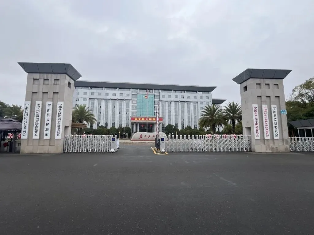 ���ڽ�����������������Ժͣ��λ��ʵ�ִ��ڡ��Ͷ��ڡ�����ڡ�����ڵȽڼ��ճ�̬�����š�ͼ����������