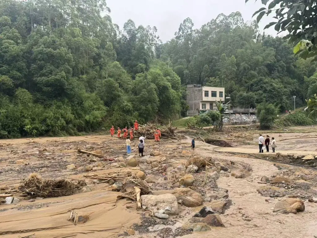 直击永川暴雨一核心受灾点:易地重建的5户村民房子被冲毁,多人遇难或失联_快讯_第3张_纵横网 直击永川暴雨一核心受灾点:易地重建的5户村民房子被冲毁,多人遇难或失联_https://www.izongheng.net_快讯_第3张