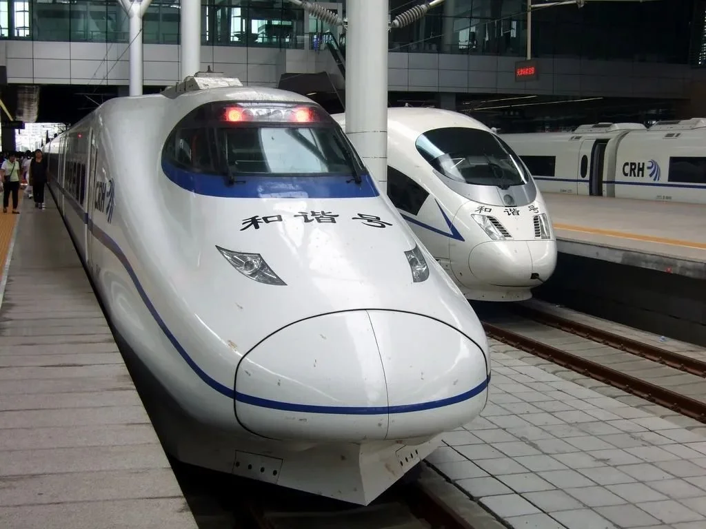 ▲脱离日本的技术支持，中国依旧发展出了高速列车