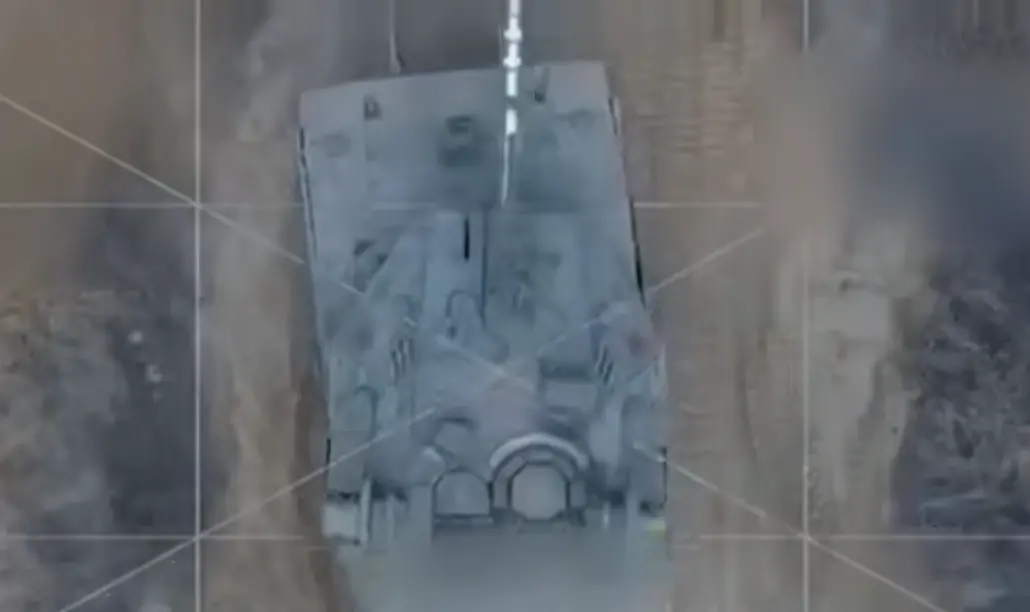 哈马斯无人机攻击以色列“梅卡瓦4M”主战坦克 图：新华网