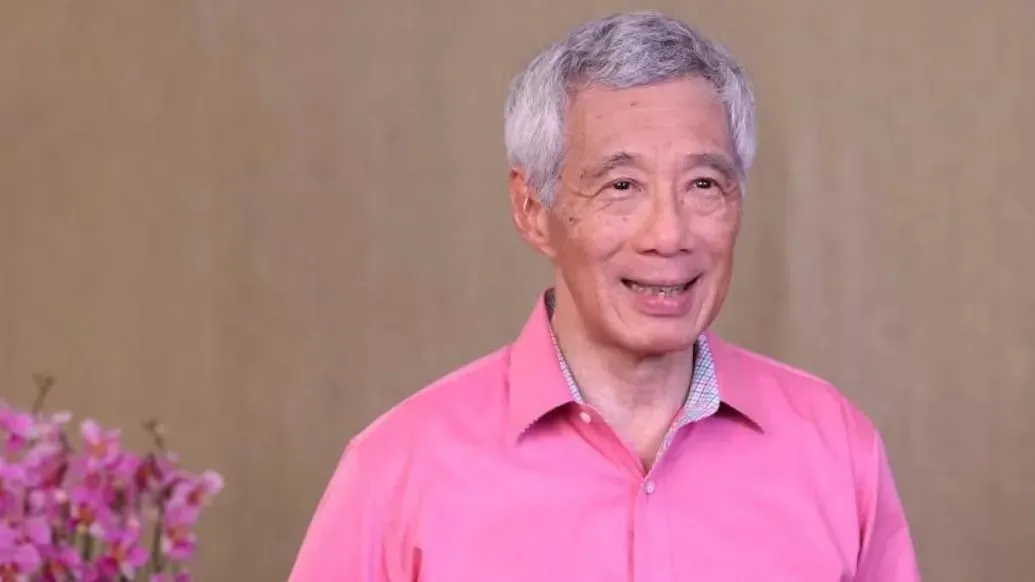 即将卸任新加坡总理的李显龙与媒体交流