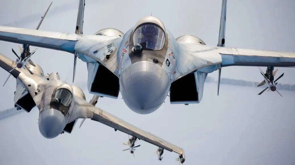 俄军战机在叙利亚上空迫使美军侦察机“穿过尾流”