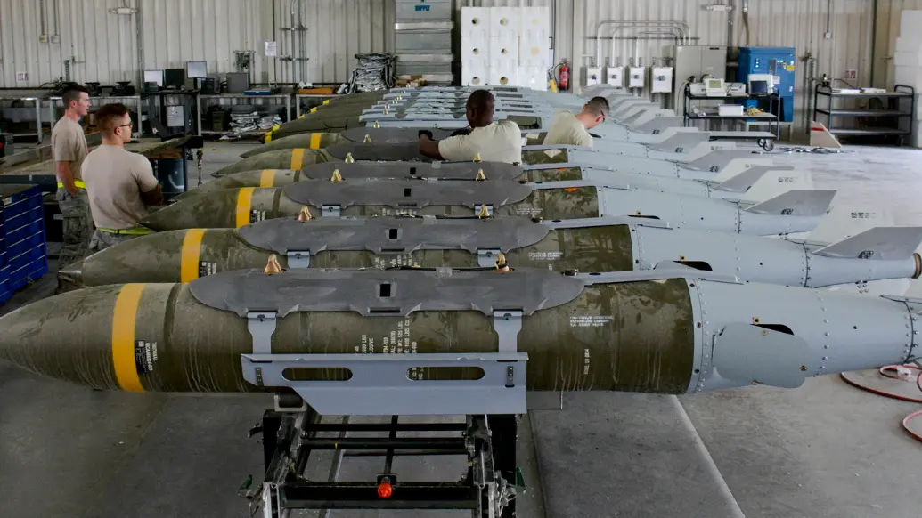 前哨站｜以军在加沙滥用重磅炸弹，美国为何仍对其倾囊相授？