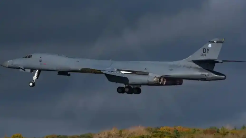 朝中社谴责美军部署B1-B轰炸机至日本