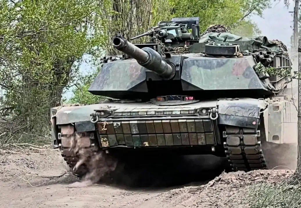 据俄媒报道，美国援助乌克兰的M1“艾布拉姆斯”主战坦克只剩三分之一。