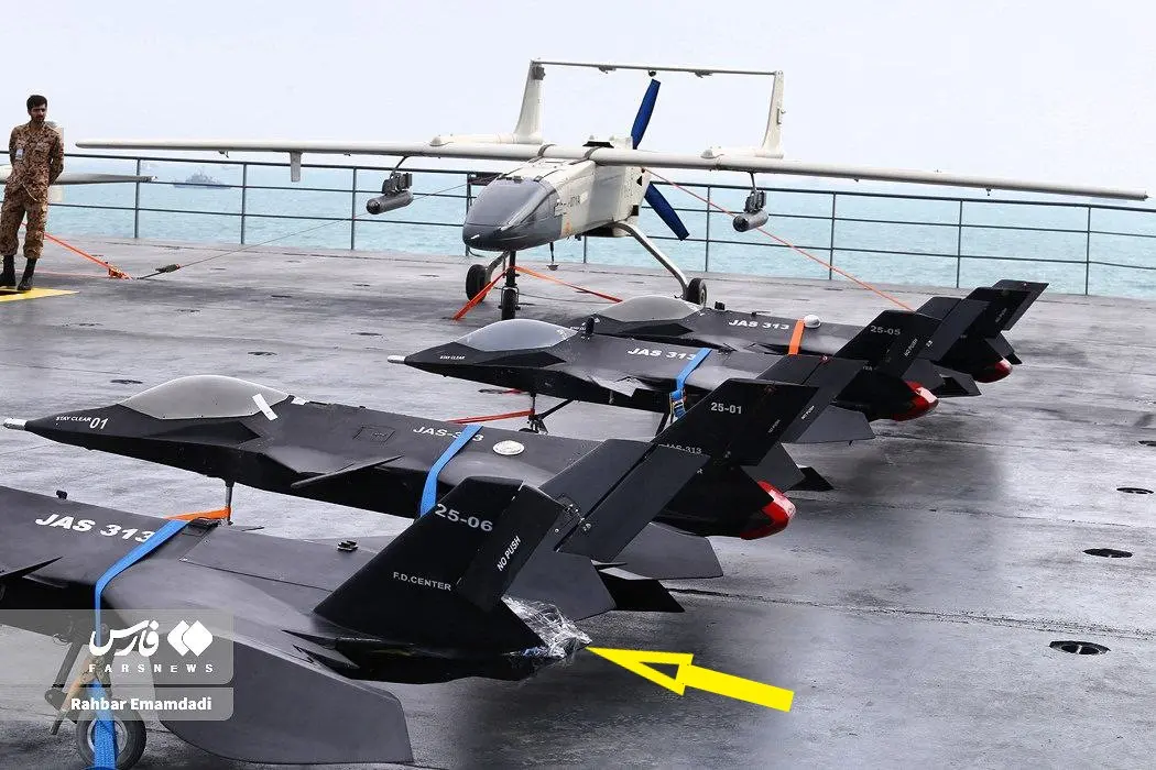 注意此图的疑点：F-313尾喷口用薄膜包裹。