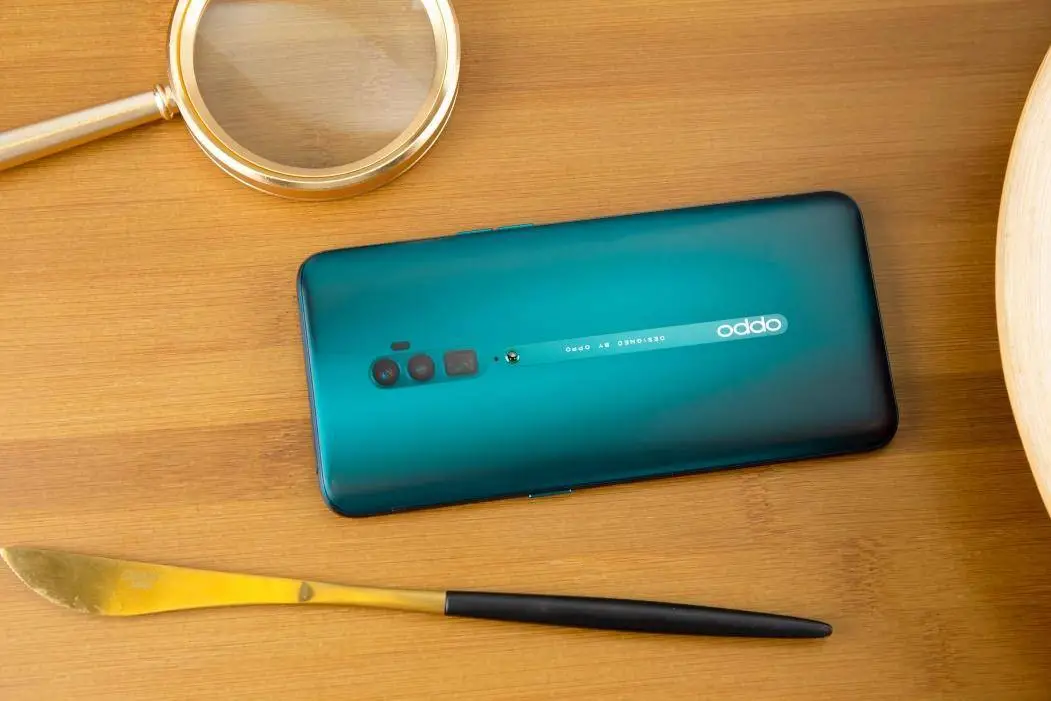 OPPO Reno轻度上手：有一台满分颜值的手机是什么体验？(opporeno值不值)