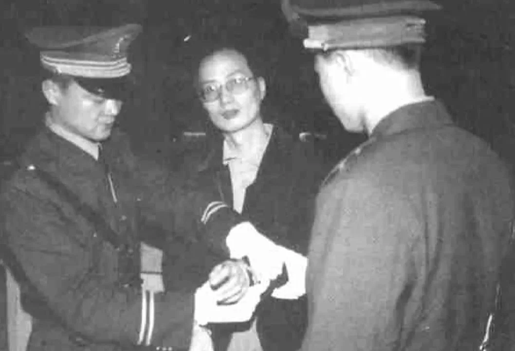 （资料图片）1998年吴彪被捕。