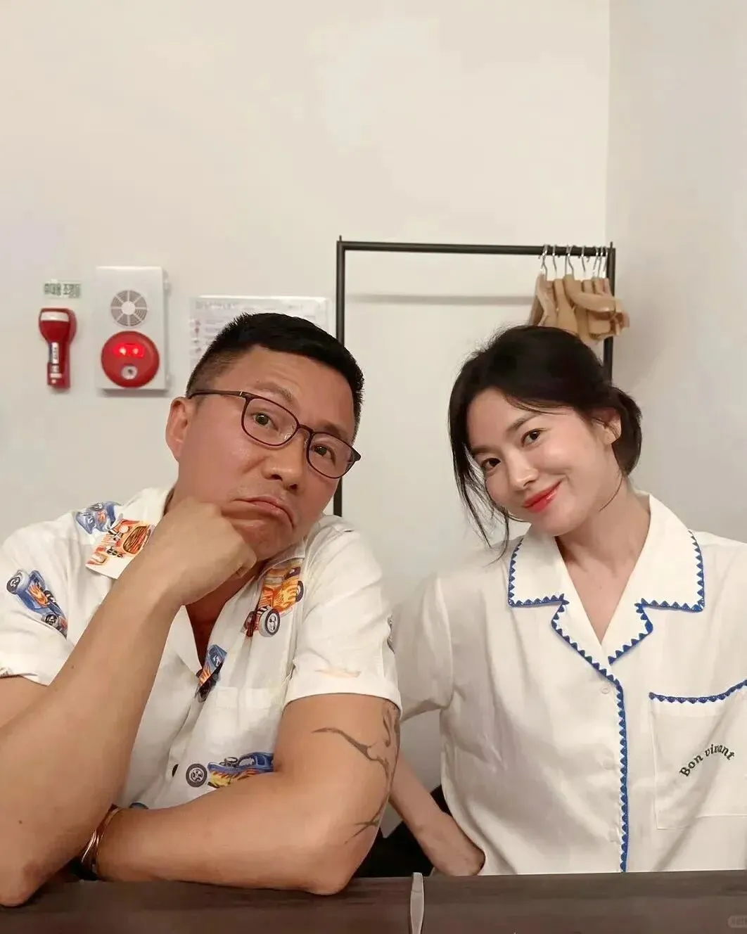 睡衣外穿的懒人时髦，谁穿谁好看