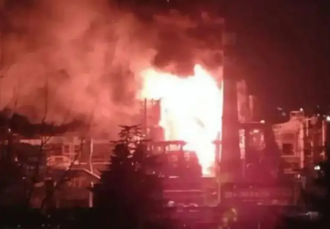 乌军近来还持续加强对俄方的无人机袭击，并多次打击俄境内的能源基础设施。乌军20日称，乌方无人机袭击了俄克拉斯诺达尔边疆区图阿普谢港。