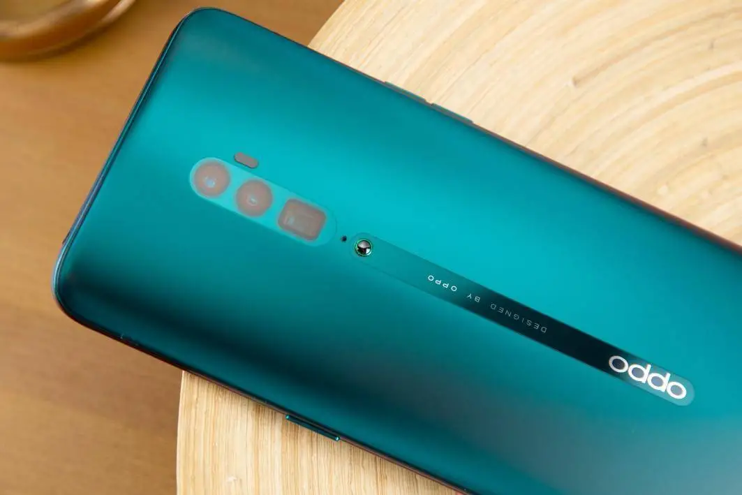 OPPO Reno轻度上手：有一台满分颜值的手机是什么体验？(opporeno值不值)
