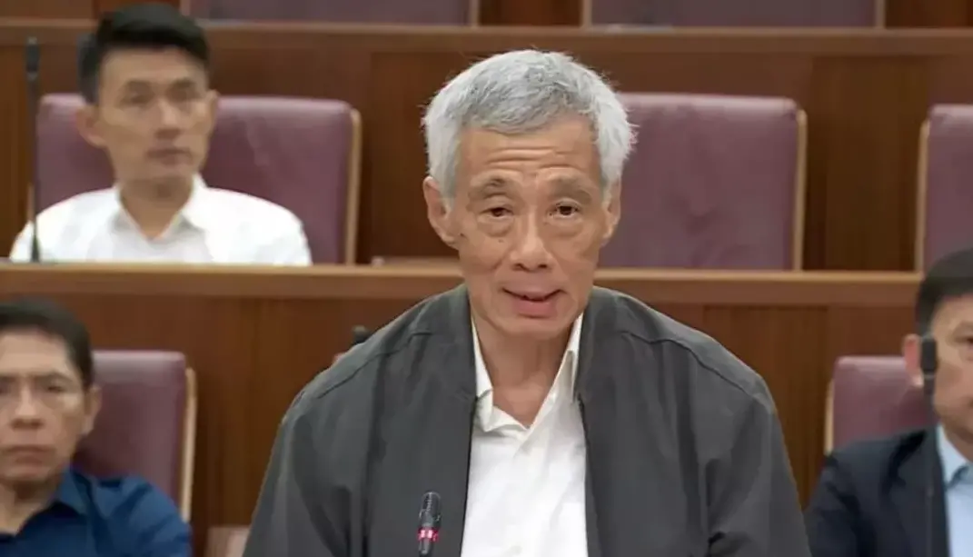 2日，李显龙回应国会质疑声音（图源：新加坡国会视频截图）