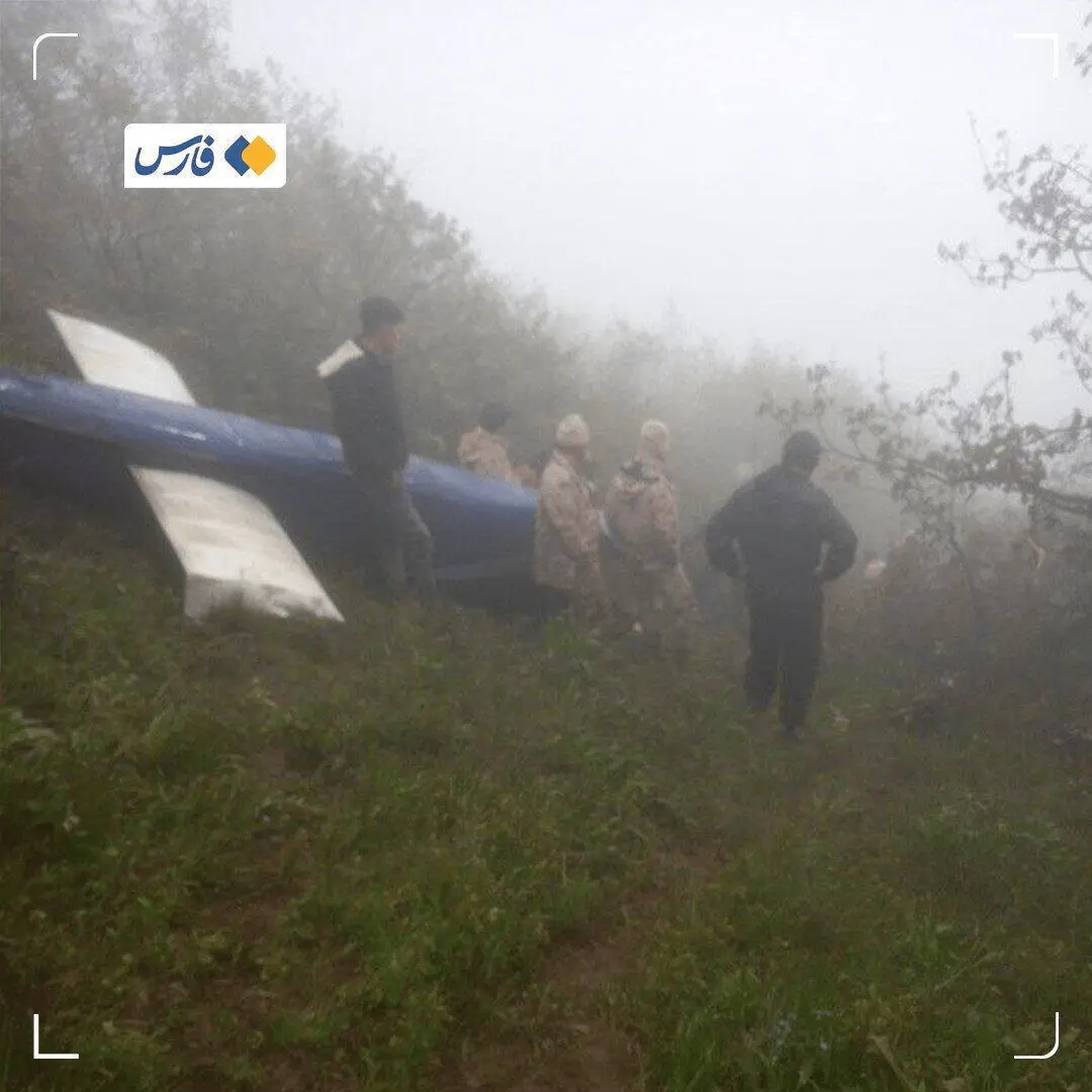 因此，结合现场情况与飞机状况，我们不妨做出这样一个推断：