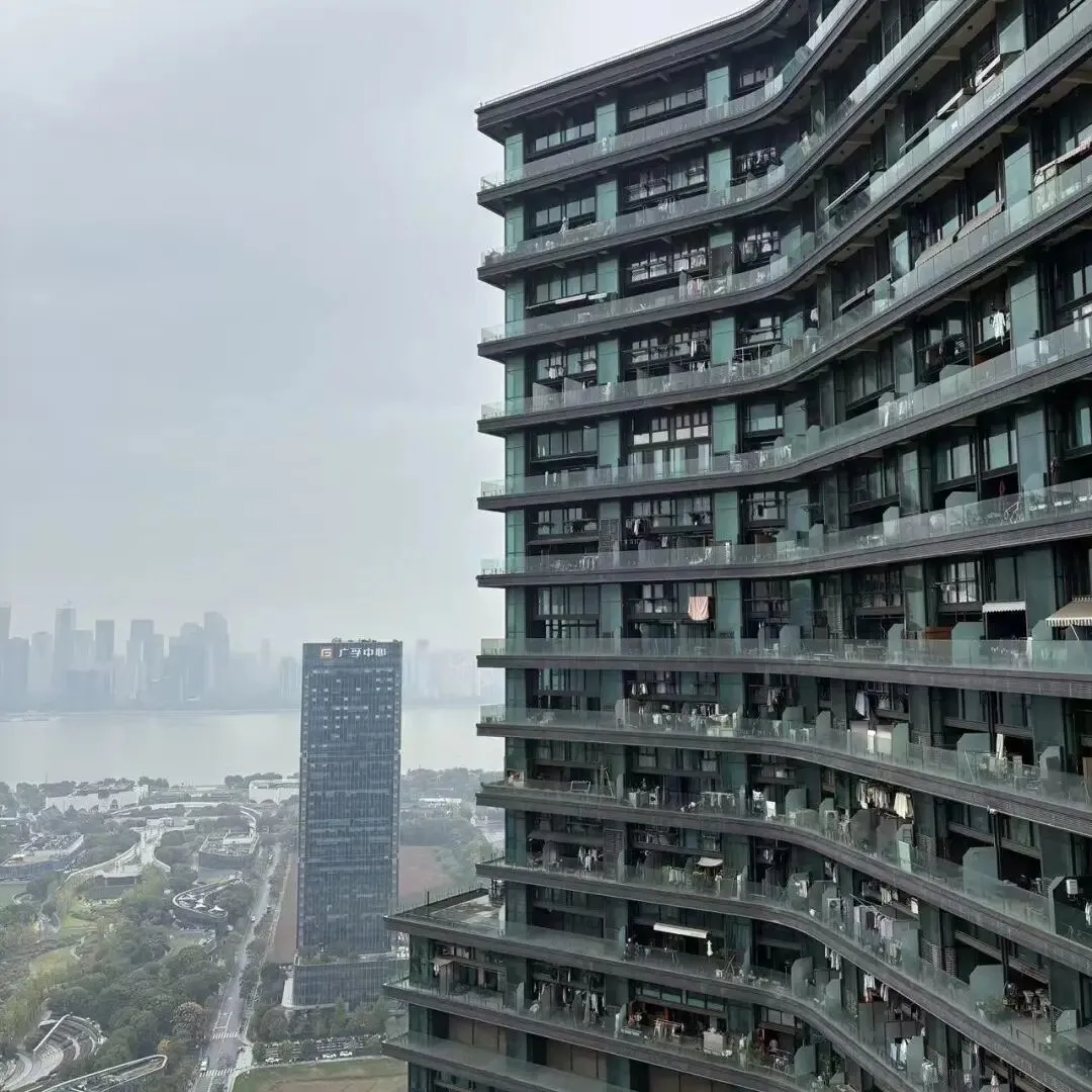 ◎ 丽晶国际的阳台视野