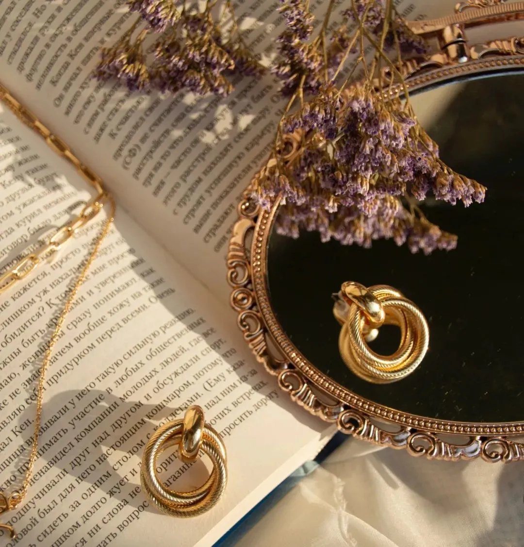 黄金首饰早已不是“中国大妈”的专属。(图/unsplash)