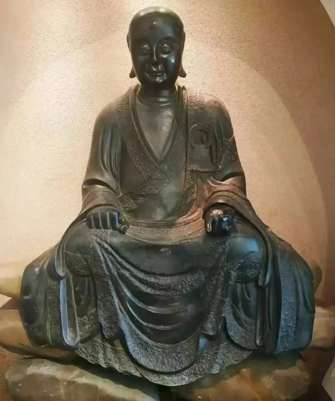 官方通报“被盗佛像疑现身观复博物馆”
