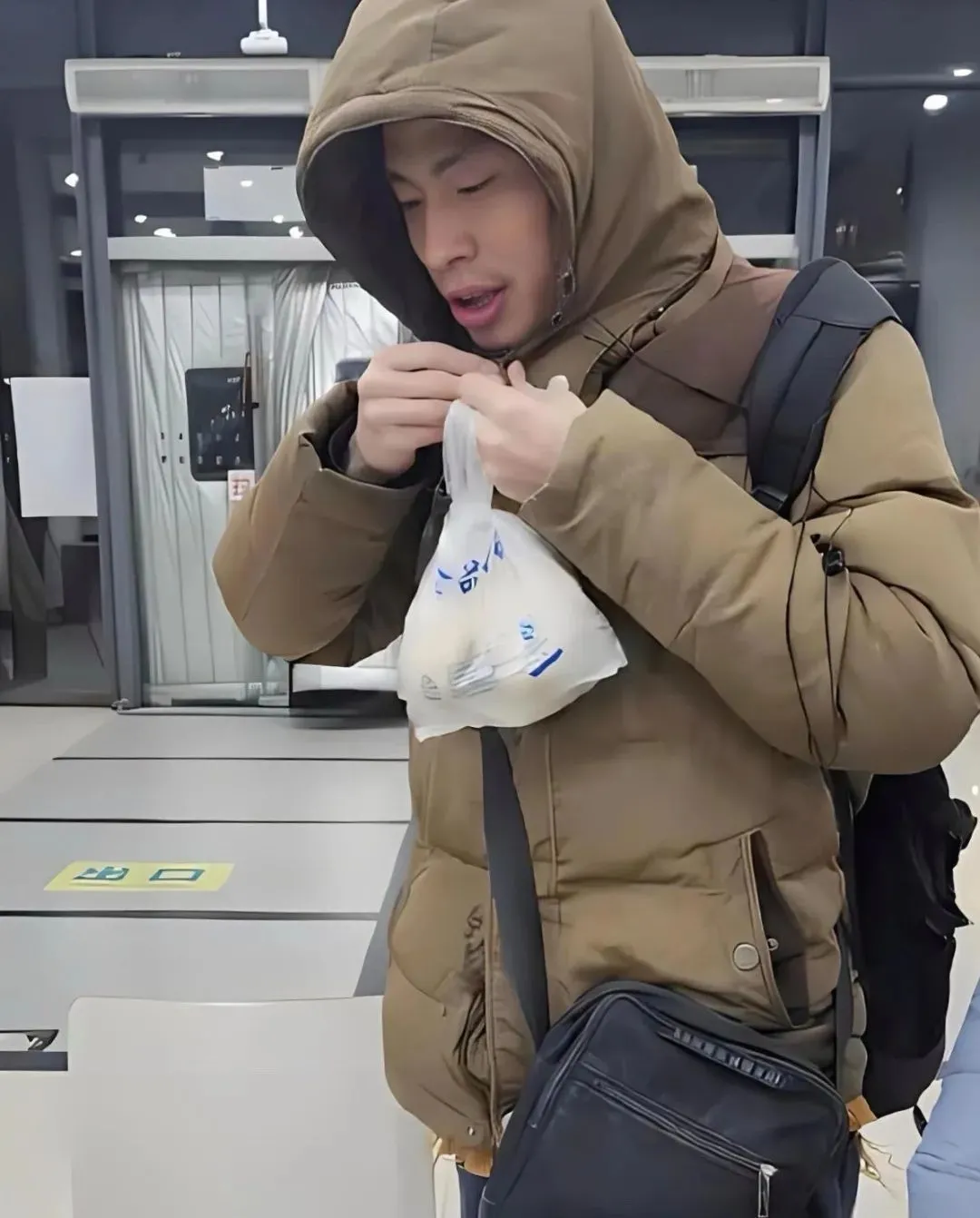 恳请北大关心干预韦东奕的健康状况，刻不容缓！