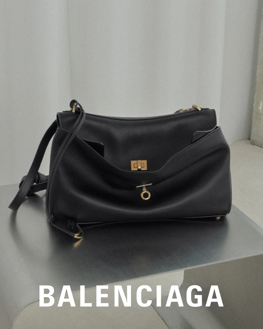 BALENCIAGA 新年系列