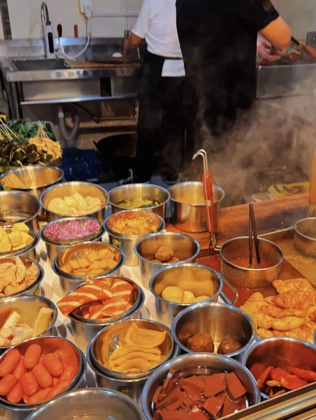 避暑+嗦粉，这座最被低估的四线小城，来了就不想走