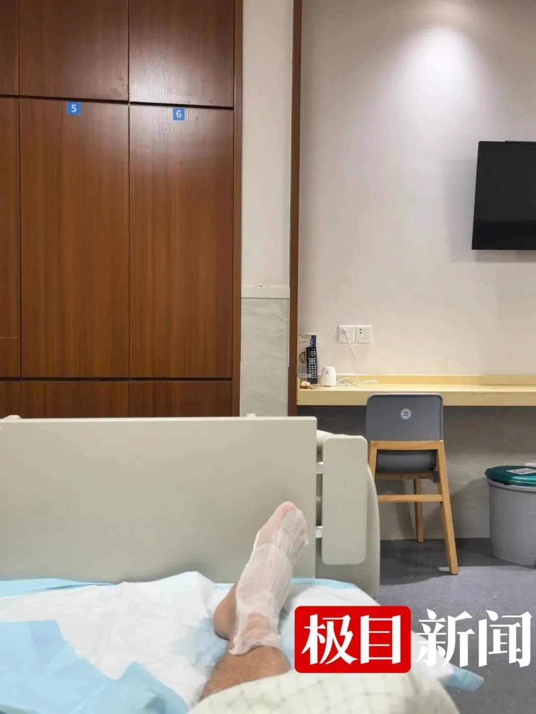 男子散步时脚被蛇咬伤，忍痛拍下蛇照片，医院调血清急救