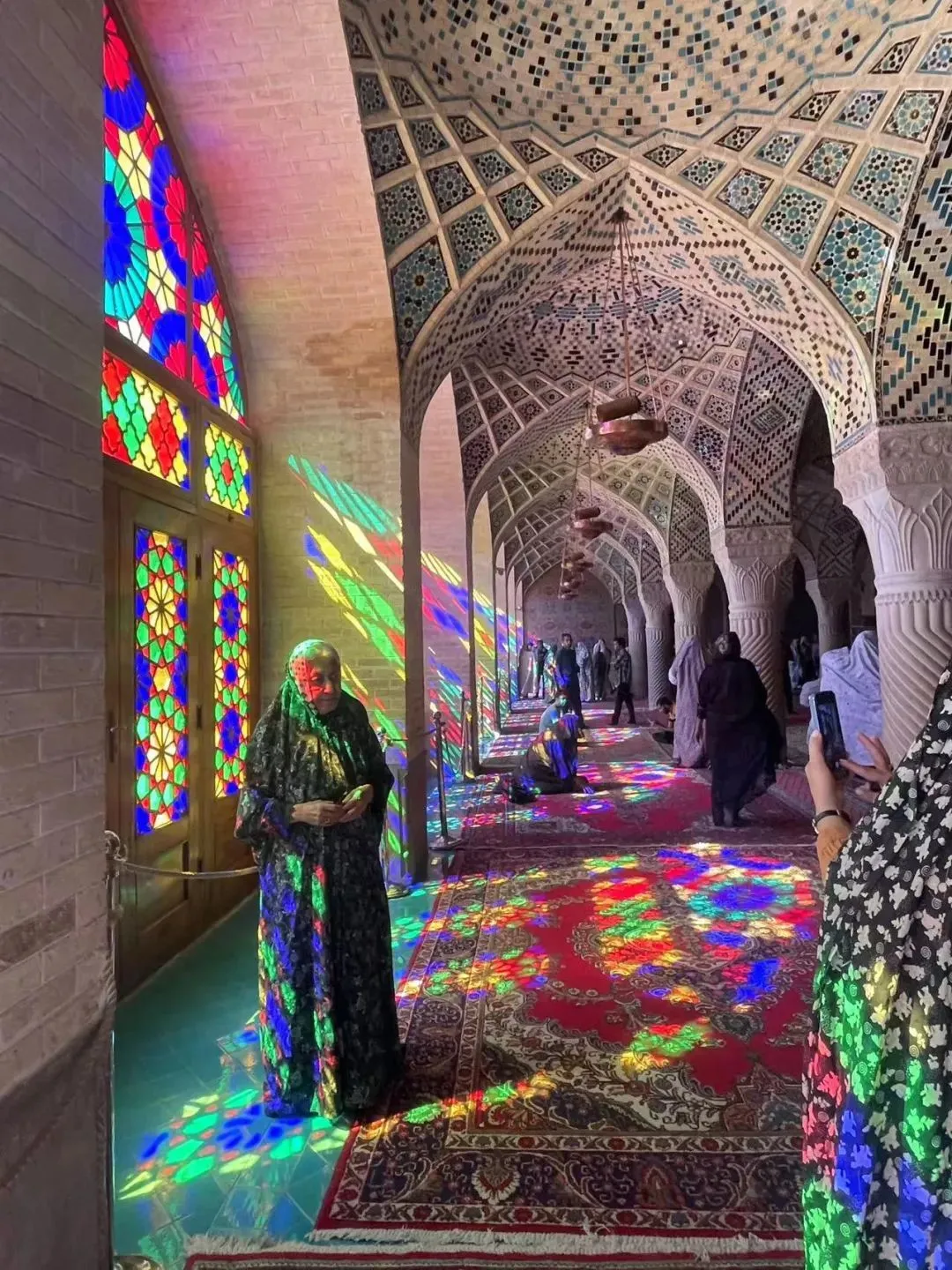 △伊朗设拉子，莫克清真寺。（图/受访者供图）