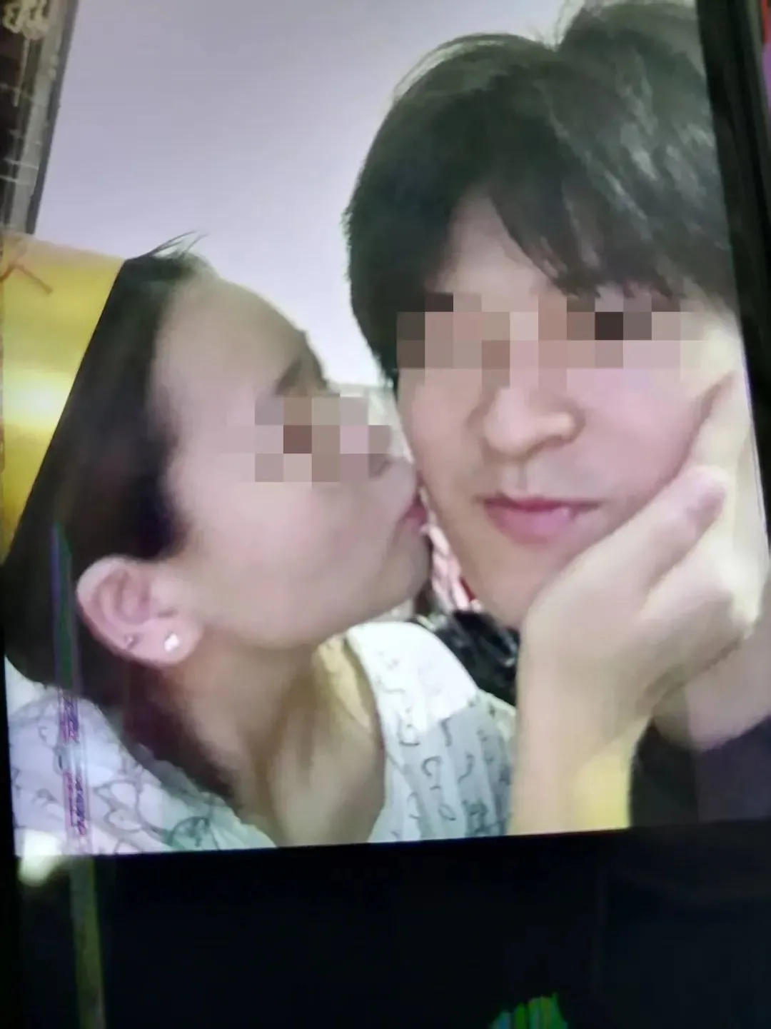 小盛和女友的合照。图片来源/受访者
