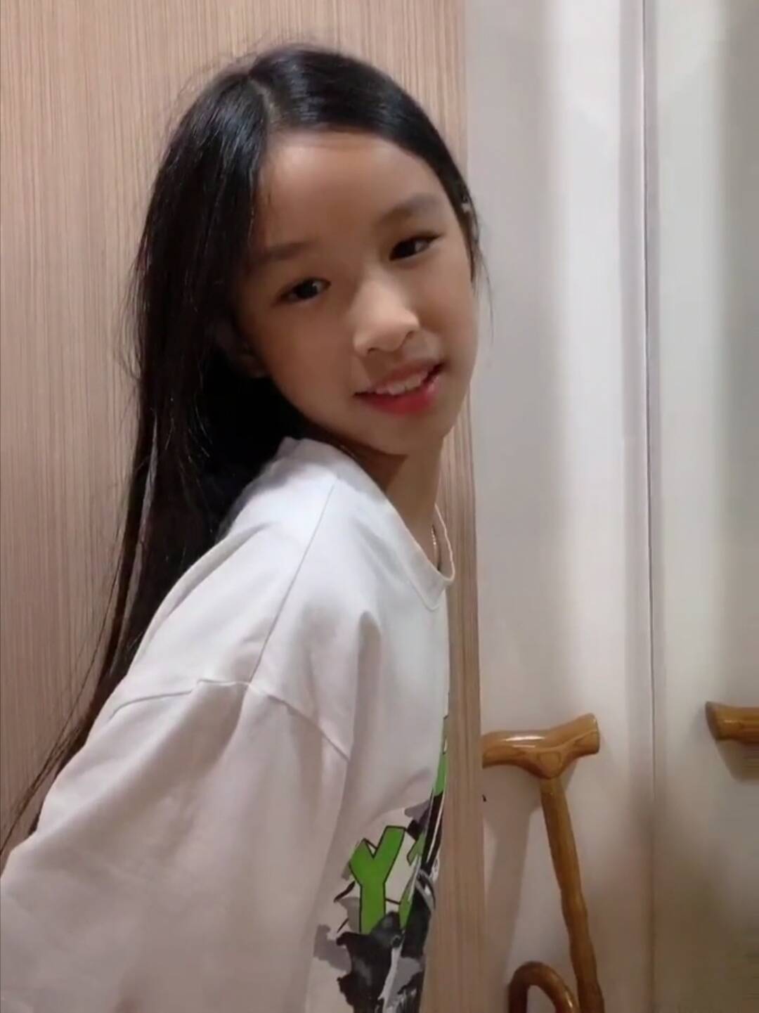 08-05 16:56:10 8月4日,林瑞阳在社交平台晒出和女儿林家菱的同框视频