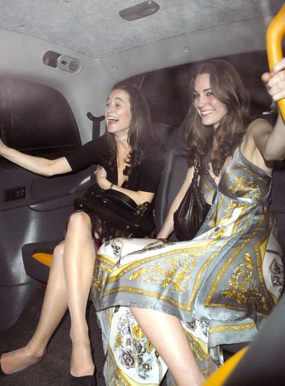 〓 2007年凯特与妹妹Pippa Middleton 前往夜店