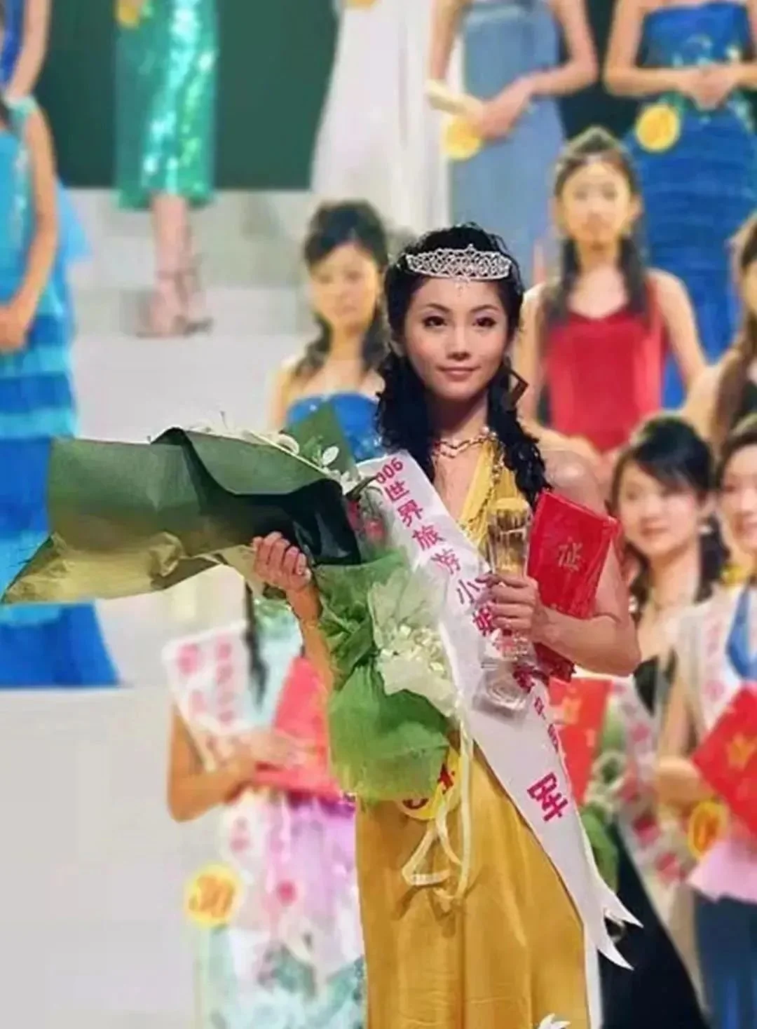 李雪珂参加世界旅游小姐比赛获得全国亚军