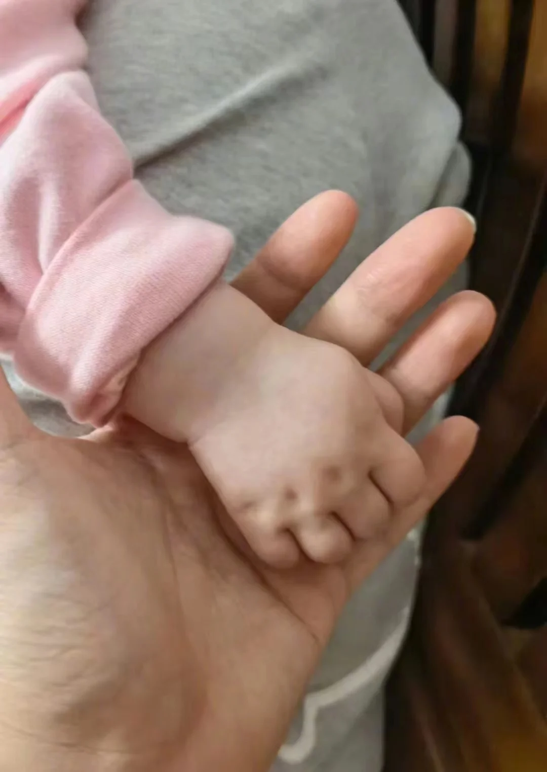 高亚麟被曝出轨风波后发文谈人品，女方公布聊天记录回击要求其道歉