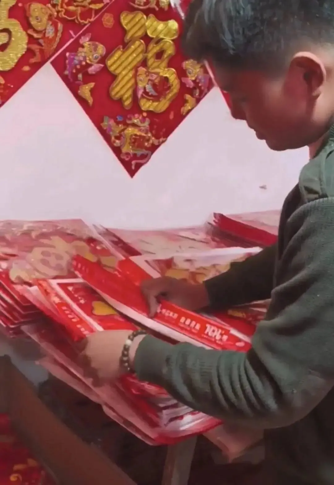 小高在进货。网传视频截图