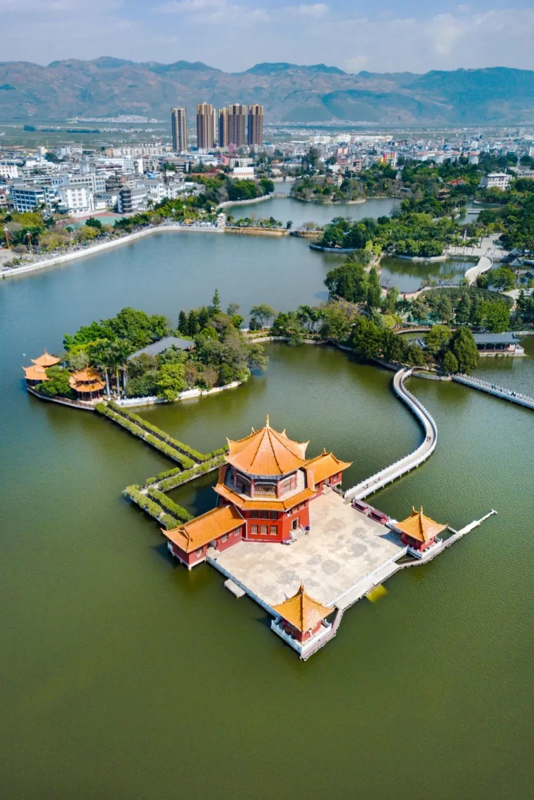 摄影/卢文