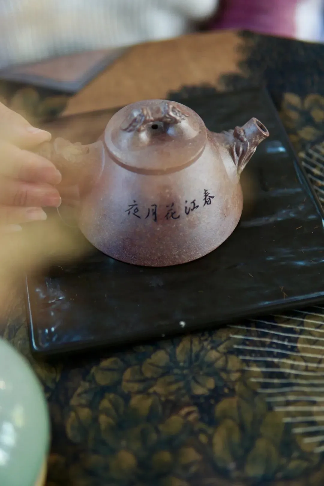 古龙窑柴烧紫砂壶，大师亲制！每一把都与众不同，越看越欢喜！_凤凰网