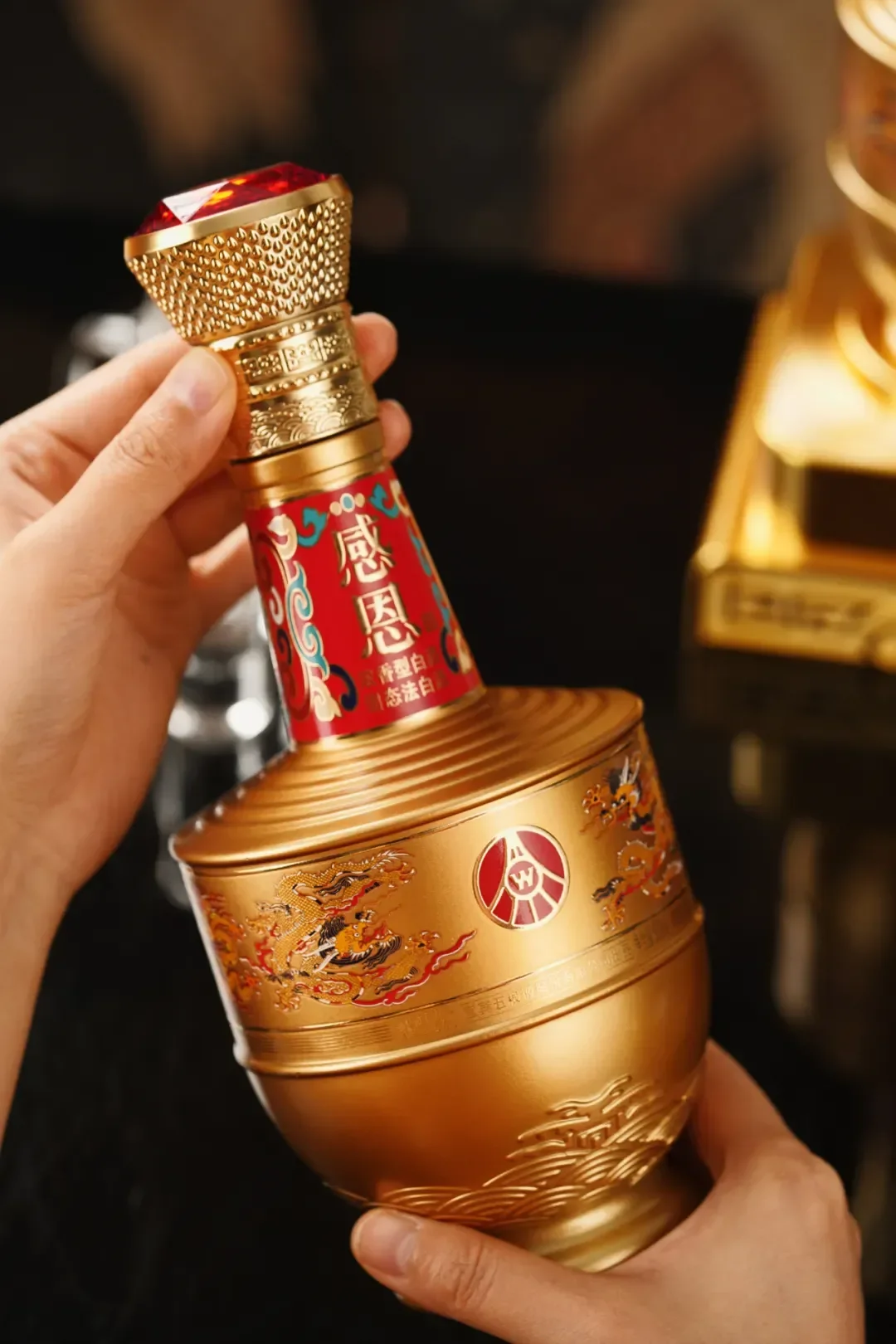 五粮液卷疯了！598一瓶的传承金，限时369元抱走4瓶_凤凰网