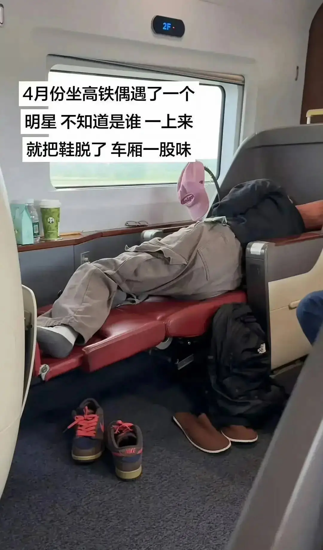 0067OxYlgy1ieokjai770j30u01hkwn0.jpg