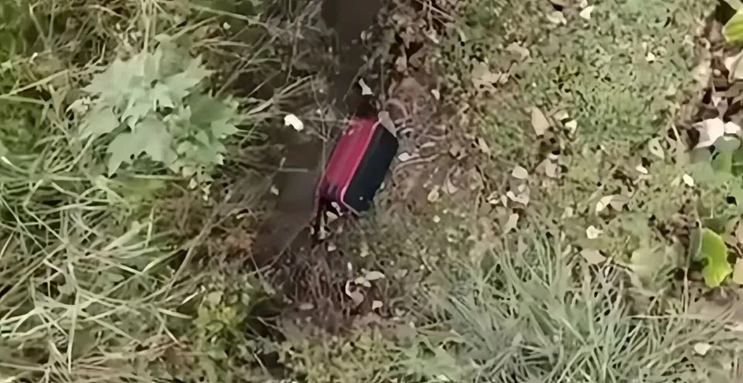 （裝尸行李箱空拍照）